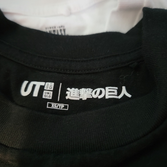 Attack on Titan Sasageyo x Uniqlo Graphic Tee Collab Levi Ackerman - Picture 3 of 3